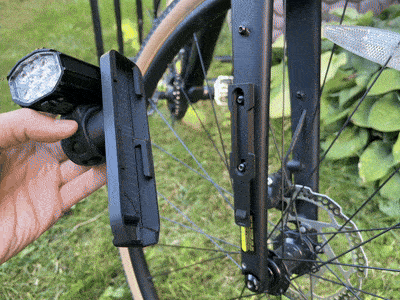 Support de phare avant – B-RAIL